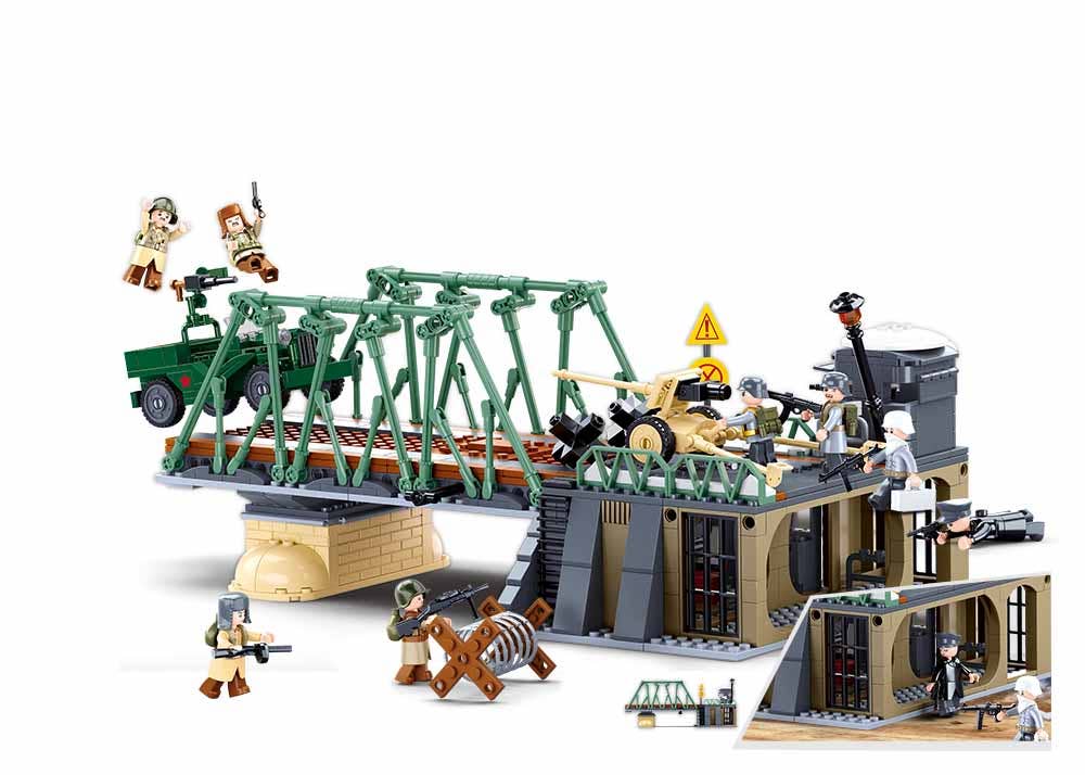 Winter Battle Bridge Scene - 769 Pieces - M38-B0981